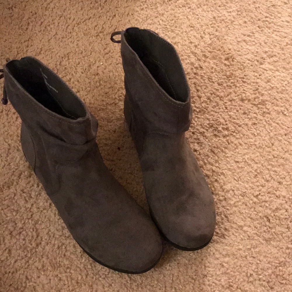 Low cut boots